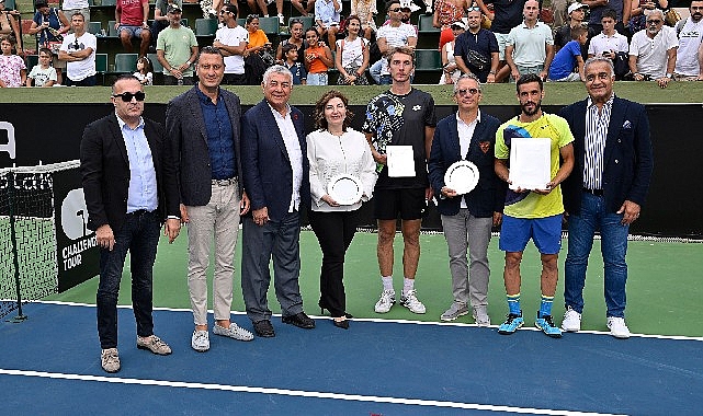 istanbul-challenger-75-ted-open-uluslararasi-tenis-turnuvasinda-sampiyon-damir-dzumhur.jpg