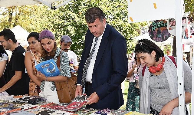 kadikoy-cizgi-festivali-birbirinden-renkli-etkinliklerle-devam-ediyor.jpg