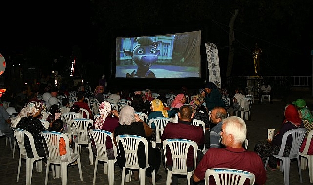 mersin-yenisehir-belediyesinin-acik-hava-sinema-gunleri-basladi.jpg