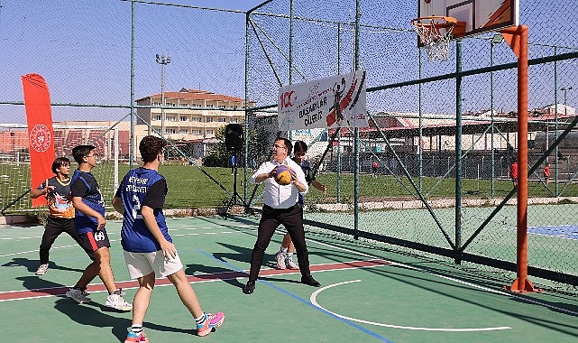 29-ekim-cumhuriyet-kupasi-sokak-basketbol-turnuvasi-basladi.jpg