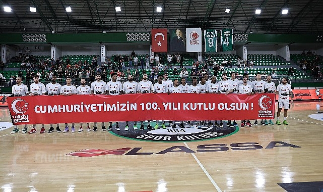 darussafaka-lassa-100-yil-coskusunu-taraftariyla-kutladi.jpg