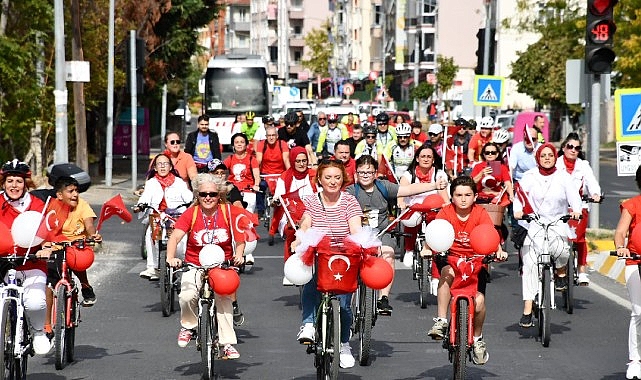 pedallar-cumhuriyet-icin-cevrildi.jpg