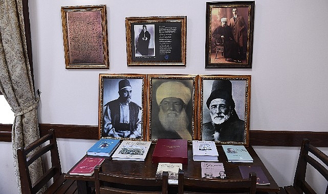 bu-kutuphanede-700-yillik-siir-mirasi-var.jpg