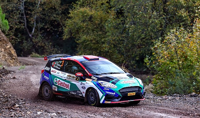 castrol-ford-team-turkiye-ege-rallisinde-genc-pilotlari-ile-zirvedeydi.jpg