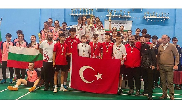 15-yas-alti-badminton-millilerimiz-balkan-sampiyonu-oldu.jpg