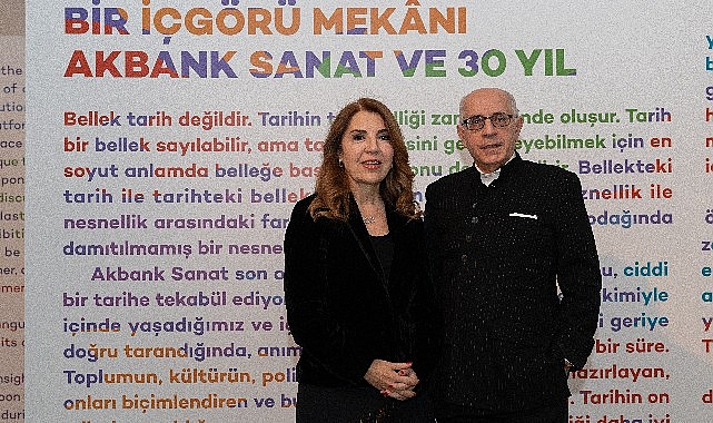 akbank-sanattan-30-yila-ozel-sergi.jpg