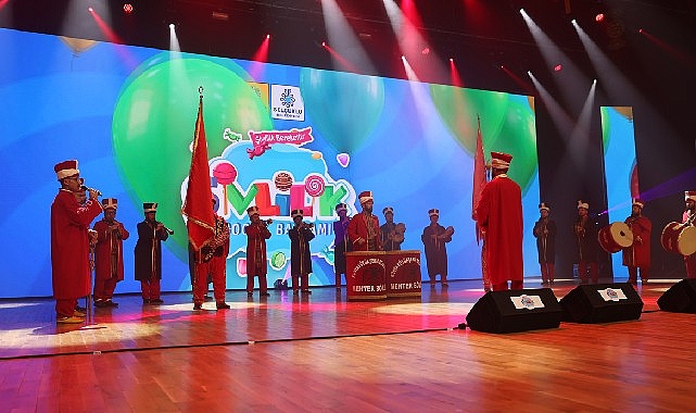 sivlilik-cocuk-bayraminda-fener-alayi-coskusu-yasandi.jpg