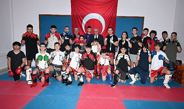 baskan-topaloglundan-kick-boks-sporcularina-ziyaret.jpg