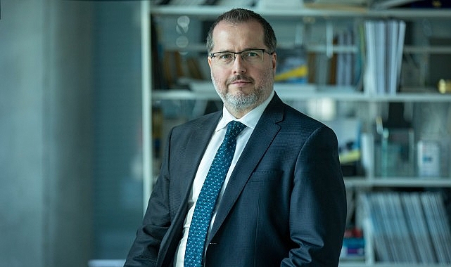 ey-2024-yilinda-teknoloji-sirketleri-icin-en-buyuk-10-firsati-acikladi.jpg