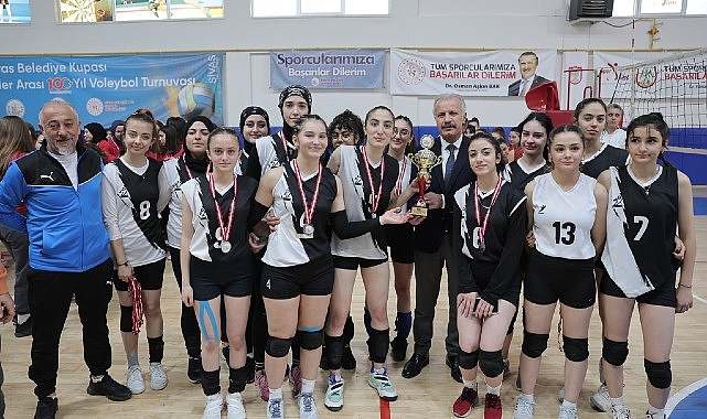 liseler-arasi-100-yil-voleybol-turnuvasi-sona-erdi.jpg