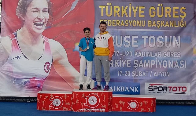 u-17-kadinlar-turkiye-gures-sampiyonasinda-gumus-madalya-kazanan-celik-milli-takima-secildi.jpg