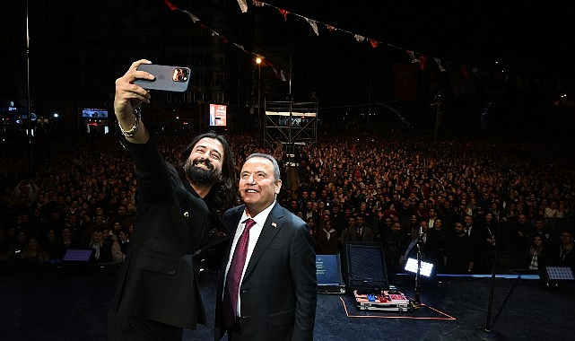 atanin-antalyaya-gelisi-koray-avci-konseriyle-kutlandi.jpg