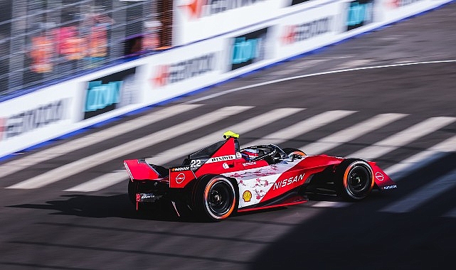 nissan-formula-e-takimi-ust-usute-2-kez-podyumda.jpg