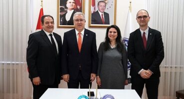 turkiyeye-donus-yapan-egeli-akademisyen-dr-gunay-esiyok-toksoplazmaya-karsi-attenue-asi-gelistirecek.jpg