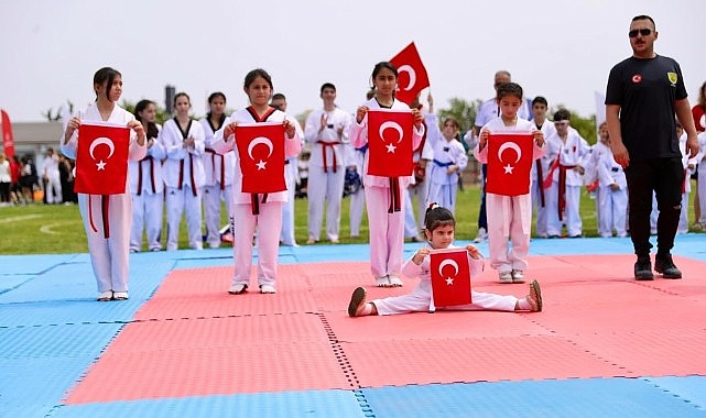 19-mayis-ataturku-anma-genclik-ve-spor-bayrami-didimde-torenlerle-kutlandi.jpg