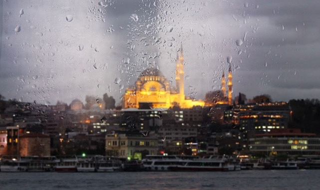 akom-verilerine-gore-istanbul-genelinde-hafta-sonu-yer-yer-kuvvetli-saganak-yagmur-gecislerinin-yasanmasi-bekleniyor.jpg
