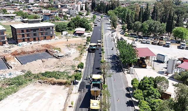 aydin-buyuksehir-belediyesi-kent-genelinde-vatandaslar-icin-daha-guvenli-ve-konforlu-yollar-olusturmaya-devam-ediyor.jpg