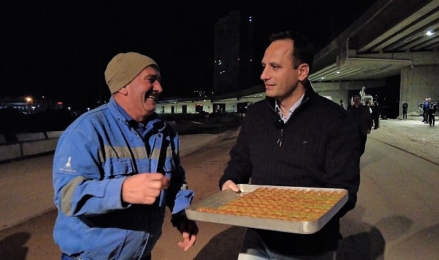 baskan-eskiden-iscilere-gece-yarisi-surprizi.jpg