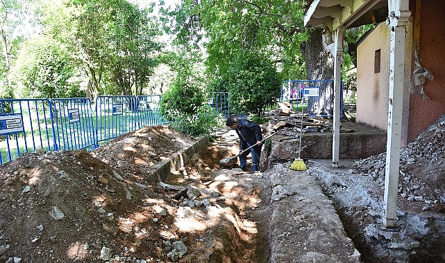 kadikoy-belediyesi-fenerbahce-parkinda-bulunan-osmanli-donemine-ait-oldugu-bilinen-yaklasik-600-yillik-fener-kosku-hamaminin-restorasyonu-icin-calismalara-basladi.jpg